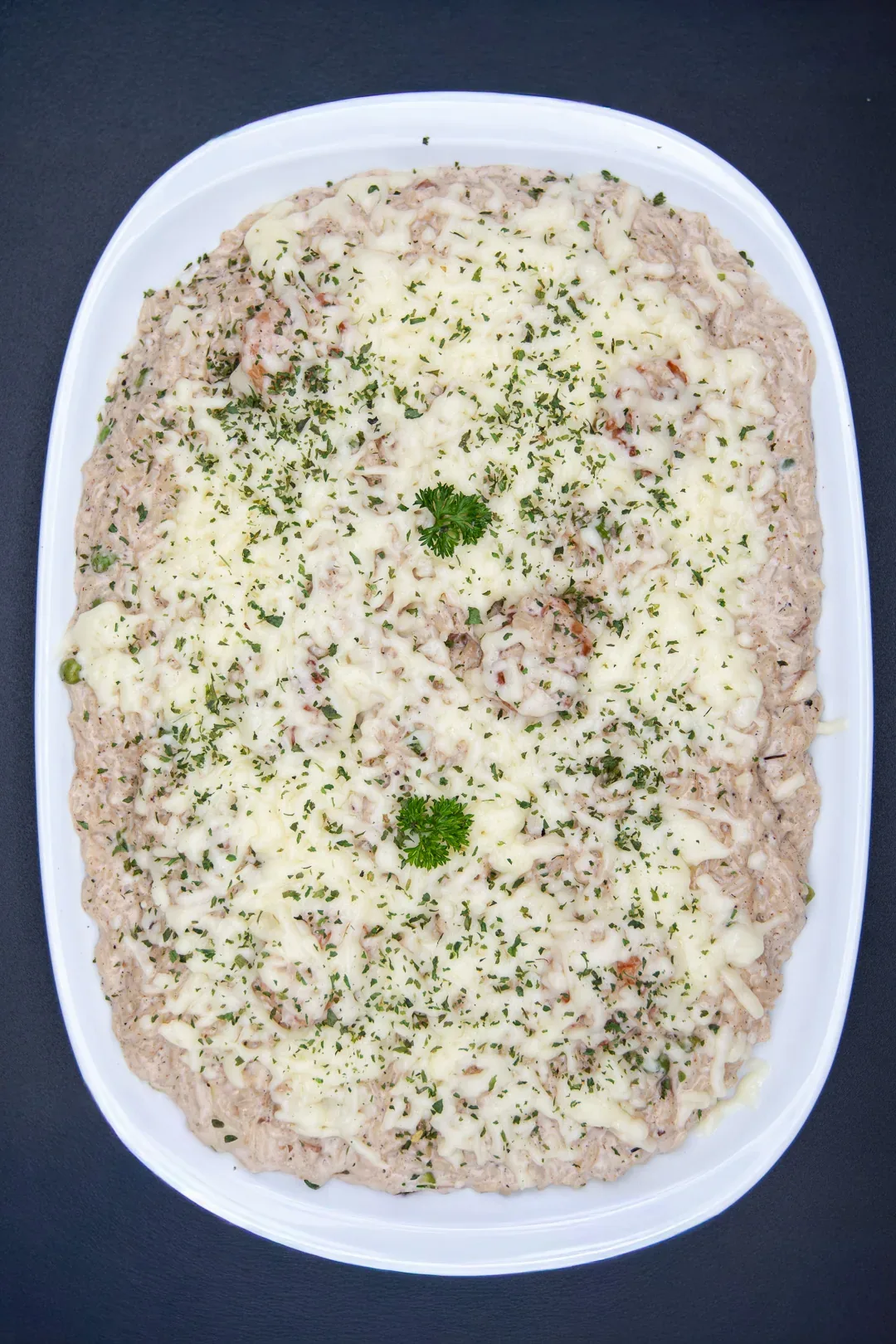 Espaguete com cubos de filé mignon em molho especial